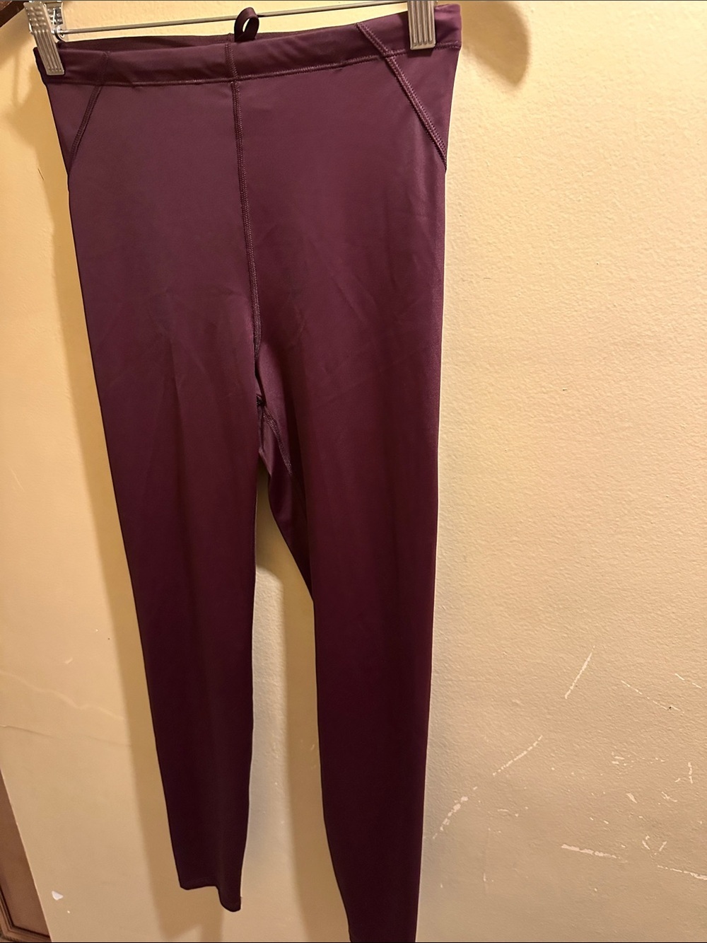 Nike Skims High-Waist Leggings in currant